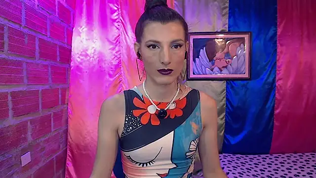 Snapshot of Moira-Hot chatting on January 7, 2026, 7:41 pm Moira-Hot online show from January 7, 2026, 7:41 pm