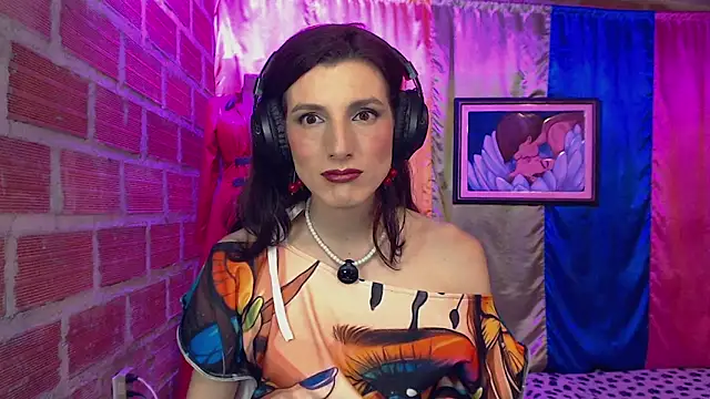 Moira-Hot online show from November 28, 2025, 8:31 pm