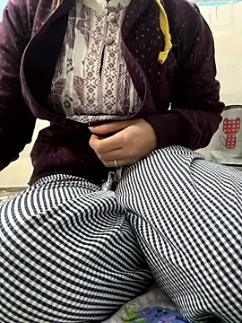 Snapshot of miss_moonikaa chatting on January 14, 2026, 8:51 am miss moonikaa online show from January 14, 2026, 8:51 am