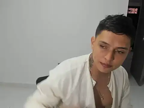 Snapshot of dilanclavijo chatting on October 1, 2025, 10:02 pm dilanclavijo online show from October 1, 2025, 10:02 pm