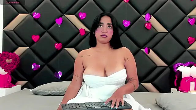 Snapshot of GeraldineSandoval chatting on February 14, 2026, 7:47 pm GeraldineSandoval online show from February 14, 2026, 7:47 pm