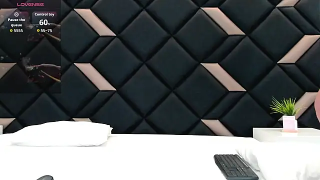 Snapshot of GeraldineSandoval chatting on February 7, 2026, 2:47 pm GeraldineSandoval online show from February 7, 2026, 2:47 pm