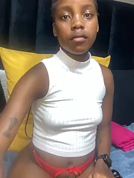 Snapshot of Littlebunny33 chatting on March 28, 2026, 7:04 pm Littlebunny33 online show from March 28, 2026, 7:04 pm