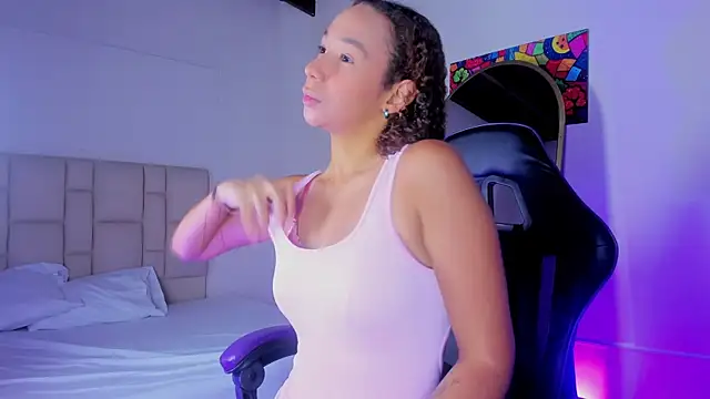 Snapshot of JennyLawrence chatting on November 8, 2025, 8:01 pm JennyLawrence online show from November 8, 2025, 8:01 pm