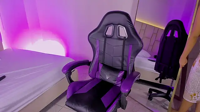 Snapshot of JennyLawrence chatting on October 17, 2025, 7:48 pm JennyLawrence online show from October 17, 2025, 7:48 pm