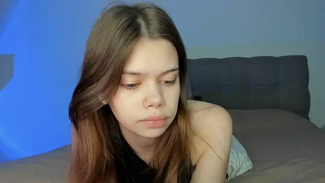 Snapshot of Milimeowww chatting on December 1, 2025, 5:58 pm Milimeowww online show from December 1, 2025, 5:58 pm