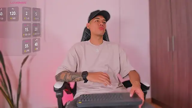 Nickyblazze  online show from November 11, 2025, 1:28 pm