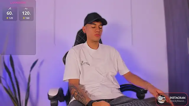 Nickyblazze  online show from November 9, 2025, 6:45 pm