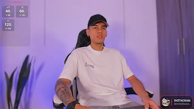 Nickyblazze  online show from November 21, 2025, 12:37 pm