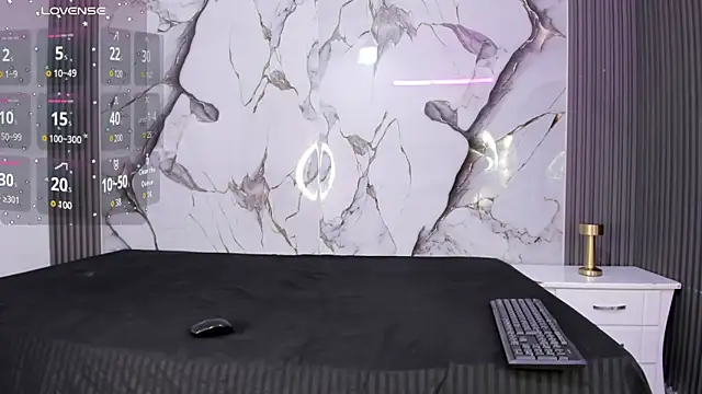 Hillarytonsonx online show from September 17, 2025, 12:18 pm