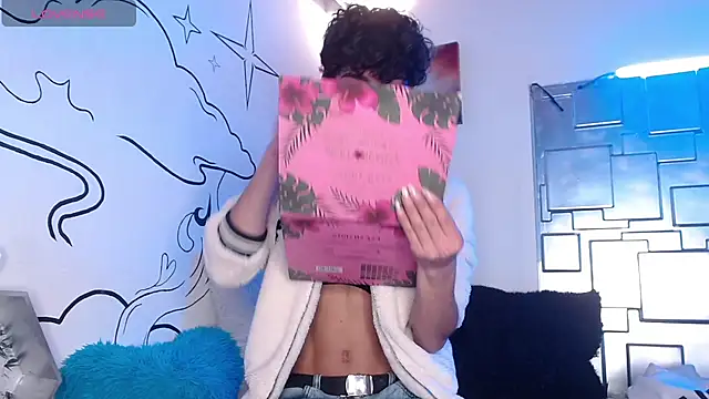 Trinity Knox online show from November 22, 2025, 4:28 pm