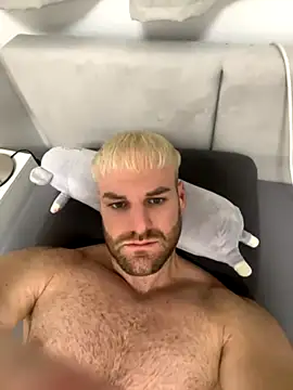 Snapshot of TheKevinboy chatting on November 1, 2025, 4:41 am TheKevinboy online show from November 1, 2025, 4:41 am