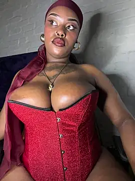 Snapshot of QUEEN_NOBUHLE_777 chatting on October 18, 2025, 8:00 pm QUEEN NOBUHLE 777 online show from October 18, 2025, 8:00 pm