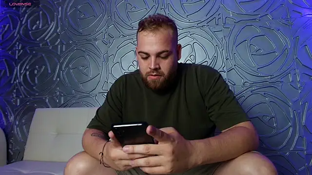 Snapshot of Sweetberryhot chatting on November 12, 2025, 7:40 pm Sweetberryhot online show from November 12, 2025, 7:40 pm