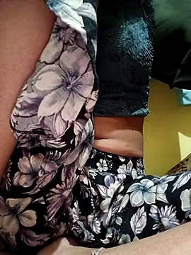 Snapshot of Cutey_neha01 chatting on November 14, 2025, 5:33 am Cutey neha01 online show from November 14, 2025, 5:33 am