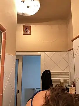 SophiiaStarr online show from October 16, 2025, 12:46 pm