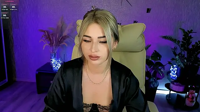NikkiiStill online show from May 24, 2026, 2:44 am