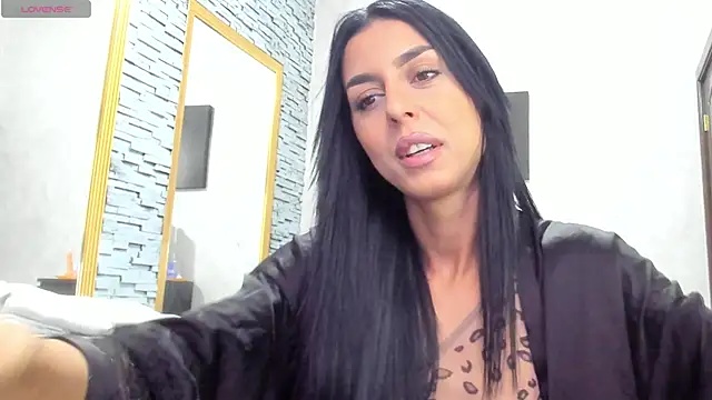 IshaLyn online show from September 26, 2025, 5:25 am