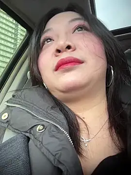 smgirls online show from December 15, 2025, 2:17 am