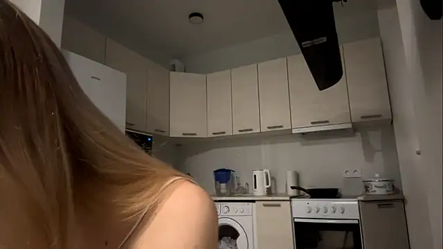 Snapshot of Denni_Spilber chatting on October 28, 2025, 3:22 pm Denni Spilber online show from October 28, 2025, 3:22 pm