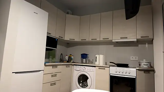 Snapshot of Denni_Spilber chatting on November 2, 2025, 3:28 pm Denni Spilber online show from November 2, 2025, 3:28 pm