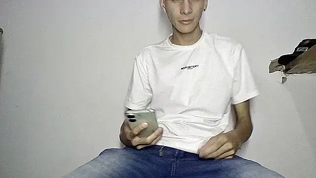 Snapshot of sam_hottt chatting on October 3, 2025, 4:03 am sam hottt online show from October 3, 2025, 4:03 am