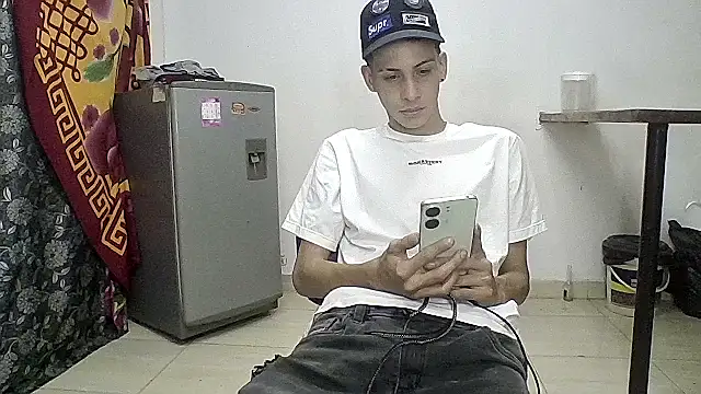 Snapshot of sam_hottt chatting on September 23, 2025, 3:02 am sam hottt online show from September 23, 2025, 3:02 am