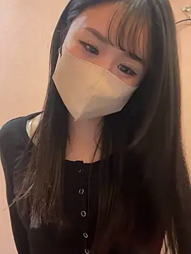 Snapshot of Ema-- chatting on October 6, 2025, 10:05 am Ema-- online show from October 6, 2025, 10:05 am