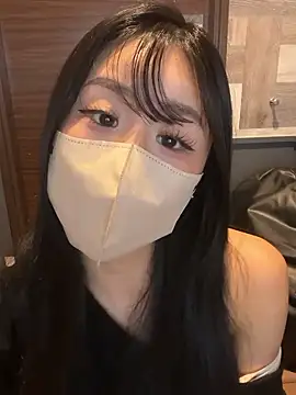 Snapshot of Ema-- chatting on October 19, 2025, 10:07 am Ema-- online show from October 19, 2025, 10:07 am