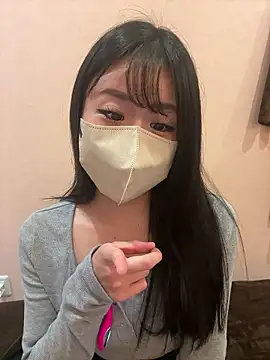 Snapshot of Ema-- chatting on October 22, 2025, 10:04 am Ema-- online show from October 22, 2025, 10:04 am