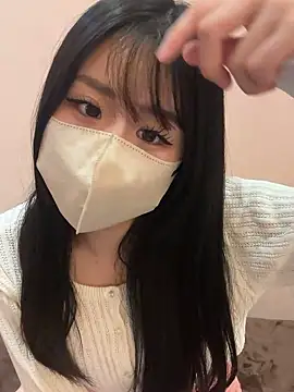 Snapshot of Ema-- chatting on October 10, 2025, 10:05 am Ema-- online show from October 10, 2025, 10:05 am