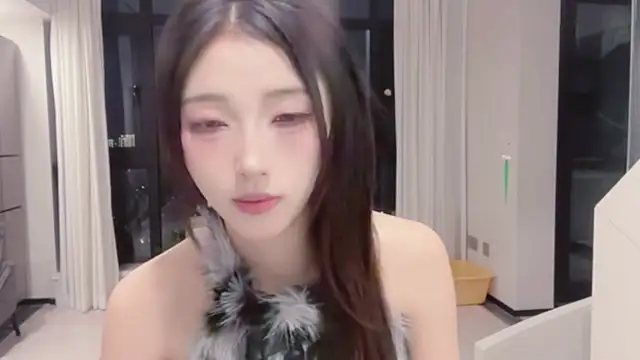 ZhaoZhao-ZM online show from November 1, 2025, 11:59 am