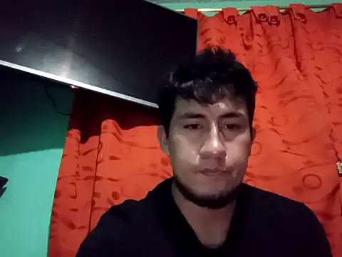 Snapshot of True_Di chatting on October 17, 2025, 1:31 am True Di online show from October 17, 2025, 1:31 am