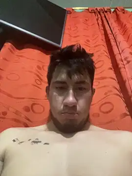 Snapshot of True_Di chatting on November 28, 2025, 12:44 am True Di online show from November 28, 2025, 12:44 am