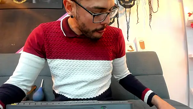 DanteWinter online show from October 25, 2025, 3:49 am