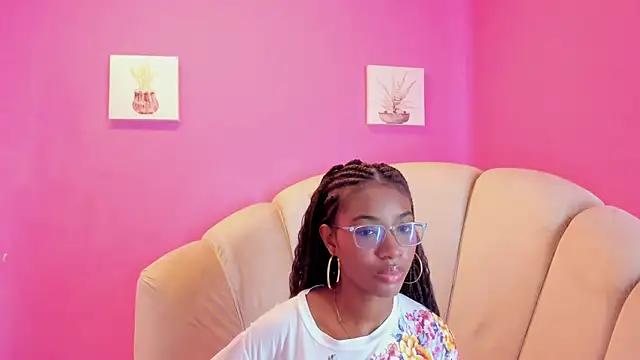 MarianRosse online show from October 2, 2025, 8:34 pm