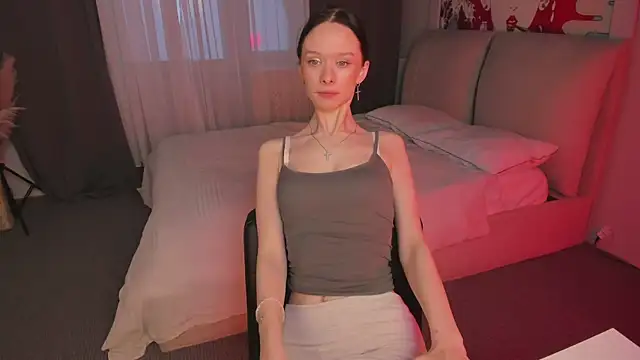 Snapshot of daily_glam chatting on November 11, 2025, 12:22 pm daily glam online show from November 11, 2025, 12:22 pm