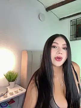 HilaryBlaze online show from September 12, 2025, 2:44 am