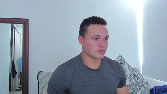 KingLevi01 online show from May 13, 2026, 4:58 pm