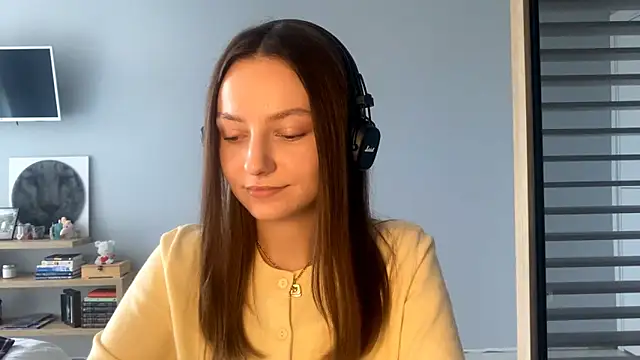 Snapshot of SoulHiperAgne_ chatting on October 16, 2025, 11:51 am SoulHiperAgne online show from October 16, 2025, 11:51 am