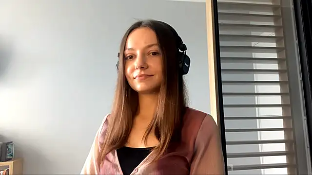 Snapshot of SoulHiperAgne_ chatting on September 16, 2025, 9:10 am SoulHiperAgne online show from September 16, 2025, 9:10 am