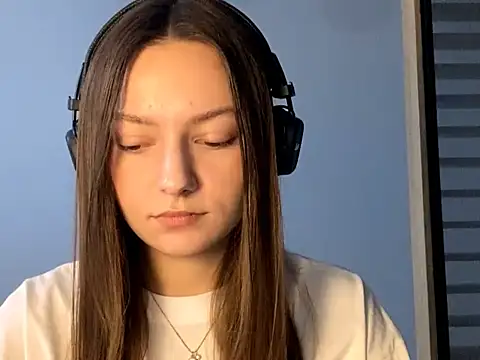Snapshot of SoulHiperAgne_ chatting on October 5, 2025, 7:21 am SoulHiperAgne online show from October 5, 2025, 7:21 am
