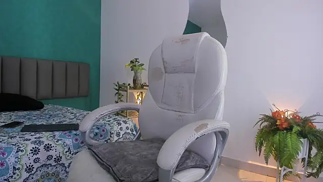 Snapshot of aradia_kiss chatting on September 24, 2025, 8:15 pm aradia kiss online show from September 24, 2025, 8:15 pm