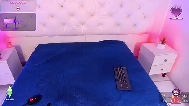 Snapshot of Ambeer_fox_ chatting on November 6, 2025, 8:02 pm Ambeer fox online show from November 6, 2025, 8:02 pm