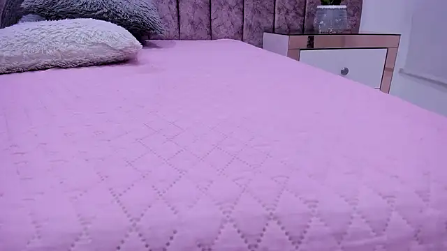 Ambeer fox  online show from March 11, 2026, 1:27 pm