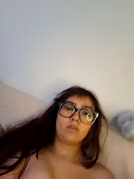 Snapshot of Delycom chatting on October 14, 2025, 6:52 pm Delycom online show from October 14, 2025, 6:52 pm