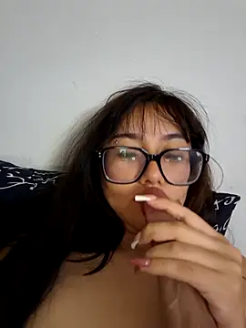 Snapshot of Delycom chatting on September 21, 2025, 12:27 am Delycom online show from September 21, 2025, 12:27 am