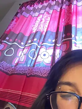 Snapshot of Delycom chatting on November 28, 2025, 10:54 pm Delycom online show from November 28, 2025, 10:54 pm