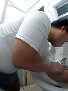  KaiXin  online show from October 15, 2025, 7:55 pm