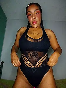 Snapshot of Queen_Amara chatting on April 16, 2026, 3:51 am Queen Amara online show from April 16, 2026, 3:51 am